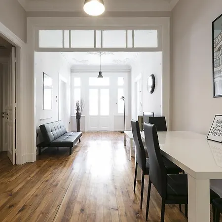 Apartment Patron *